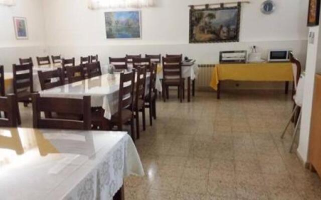 Rosary Sister Guest House Ein Karem