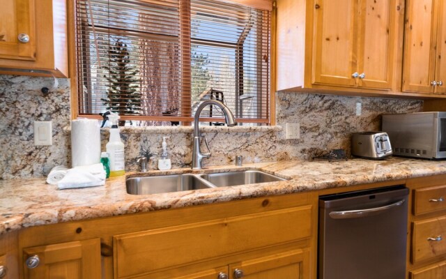 009 - Eden on the Lake