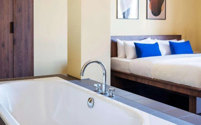 Numa Berlin Weinmeister