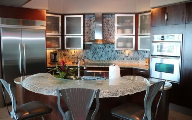 Bella Luna by Prickett Properties