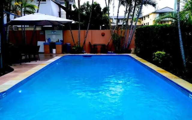 Karana Palms Self Contained Apartments