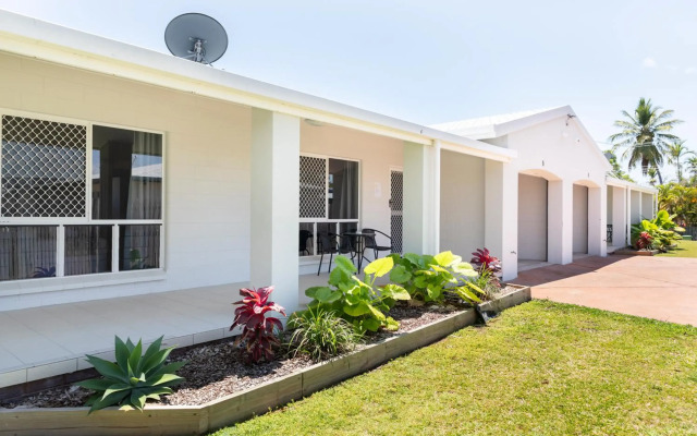 Palm View Holiday Apartments