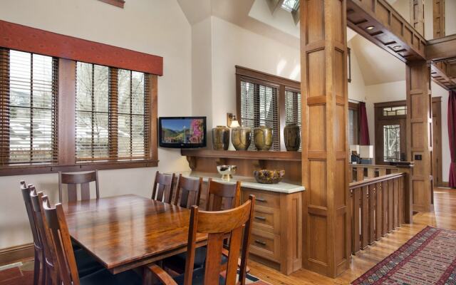 Frias Homes Of Aspen