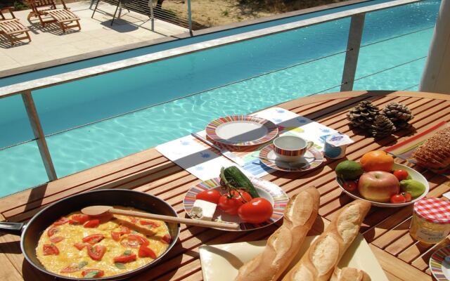 Luxurious Villa in Rochefort-du-gard With Private Pool