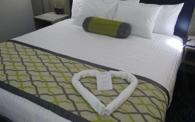 Best Western Plus Bloomington East Hotel