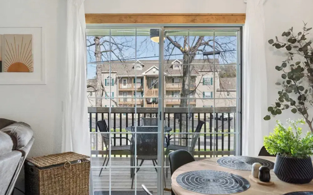 Our Landing Place - Access to Pool!