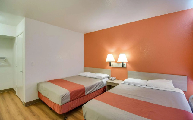 Motel 6 Phoenix East