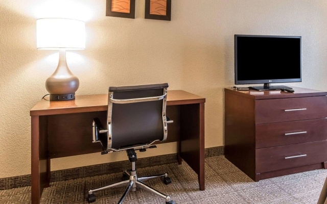 Quality Inn & Suites Bethany