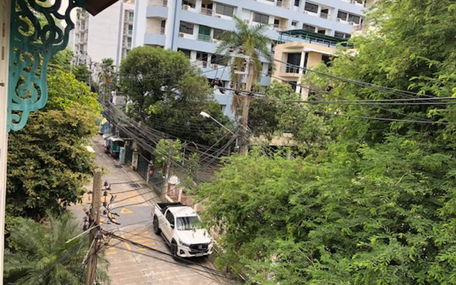 Sawasdee Hotel @ Sukhumvit Soi 8