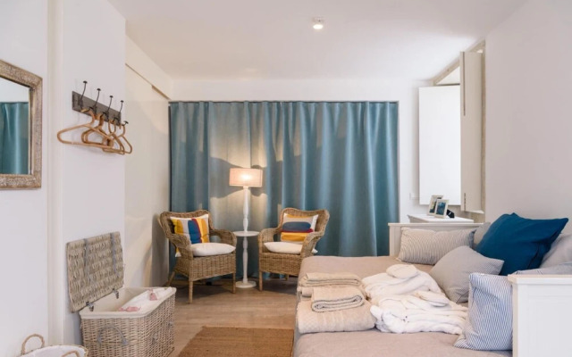 Home Of The Poet, 3-bed 3-bath River Views