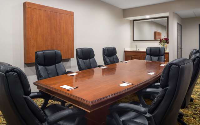 Country Inn & Suites by Radisson, Louisville South, KY