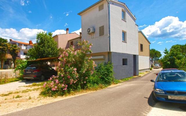 Apartment Lavender 700