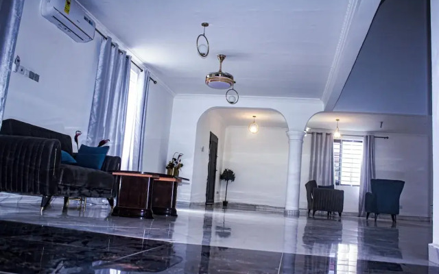 Exclusive Villa in 5 Hideout East Legon