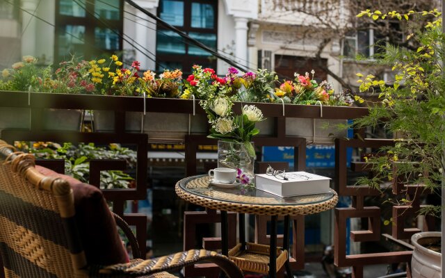Golden Lotus Legend Hotel