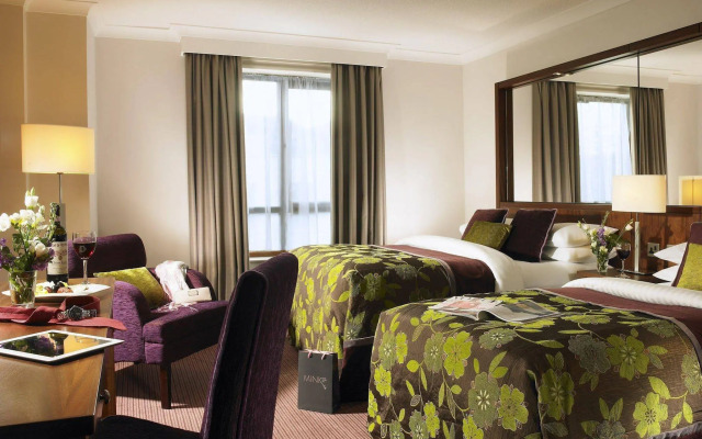 Camden Court Hotel