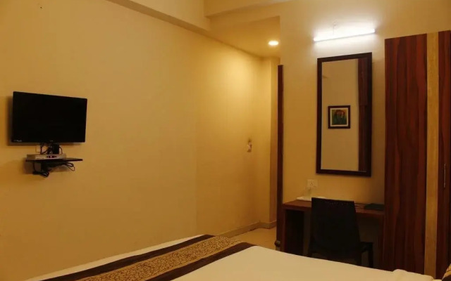 OYO Premium Old Station Road Bhubaneswar 4