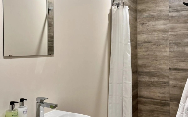 Hazel's House - calling all mountain bikers!