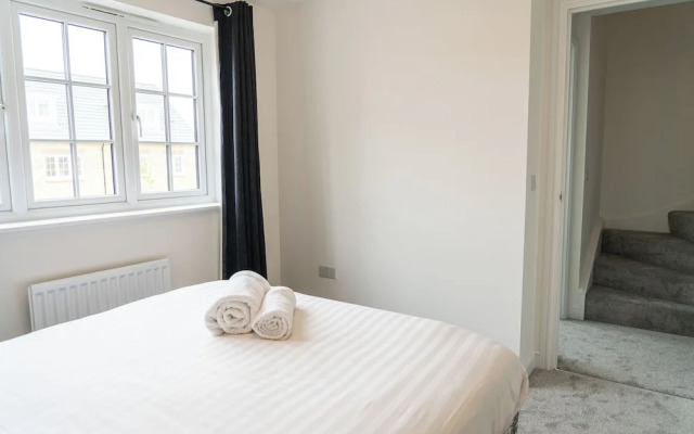 3 Bedroom 3.5 Bathroom House Chichester