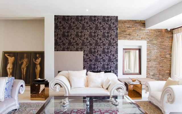 The Houghton Villa