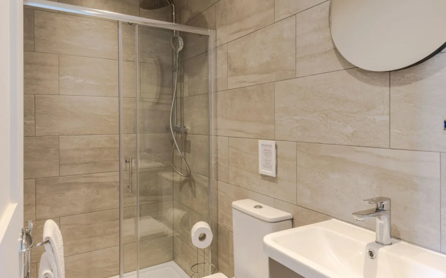 4 Berkeley Sq - YourApartment