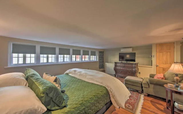 Updated Apartment in Historic Dtwn Marshall!