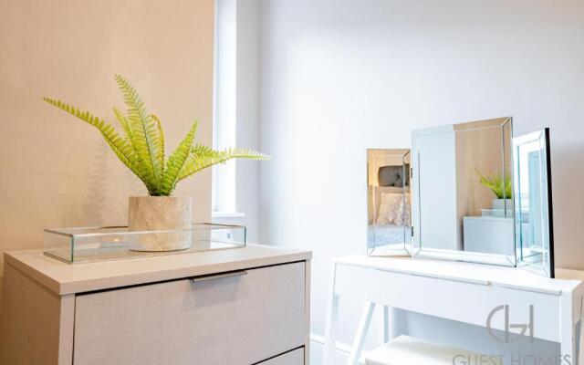 Worcester 1 Bed Apartment With Private Entrance