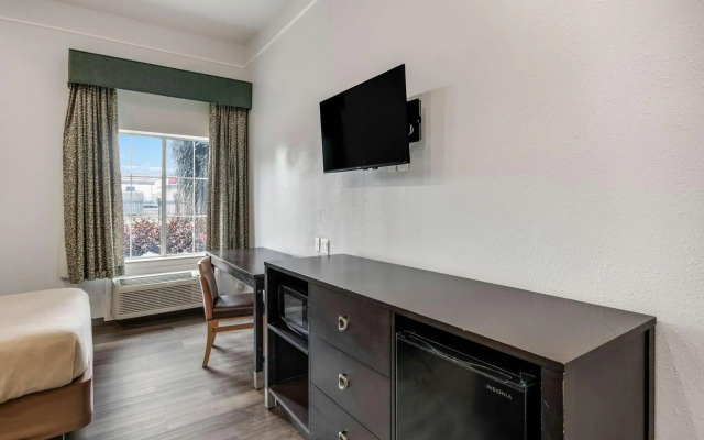 Motel 6-Houston, TX - Spring
