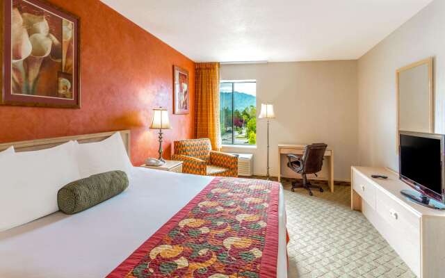 Comfort Inn & Suites Salt Lake City I-80 I-15 Downtown