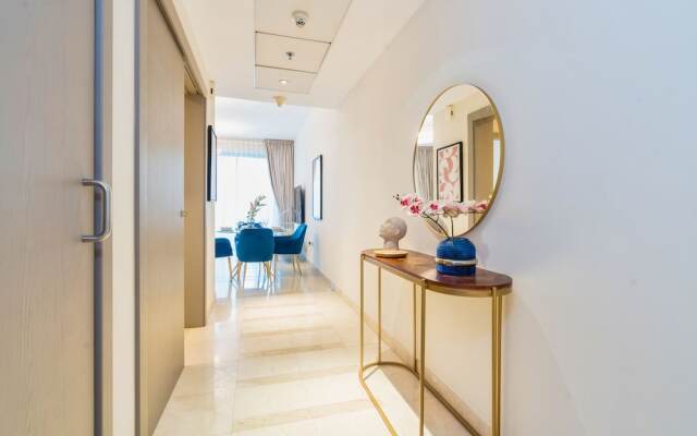 Luxurious 1B With Opera & fountains views