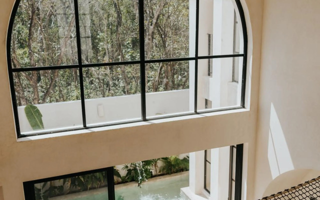 Villa Torana 4br/8pp Private Pool Rooftop Security