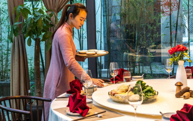 Mengdiezhuang Hotel - Lijiang