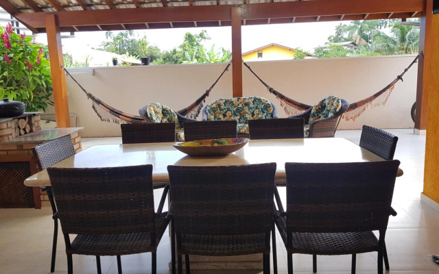 LINDA CASA TERREA UBATUBA - piscina, wifi, AC, churrasqueira, praia Lagoinha