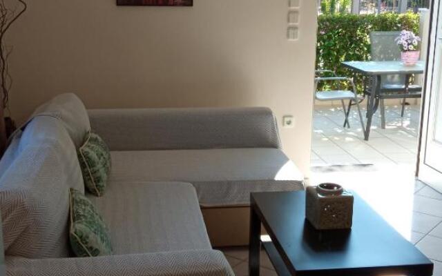 Sea Side House Kourouta