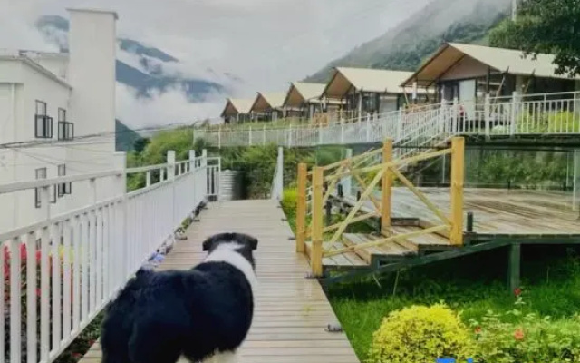 Mountain Twilight & Snow Reflection - Private Hot Spring Villa (Kangding Yulin Flagship Store) – Outside – Kangding