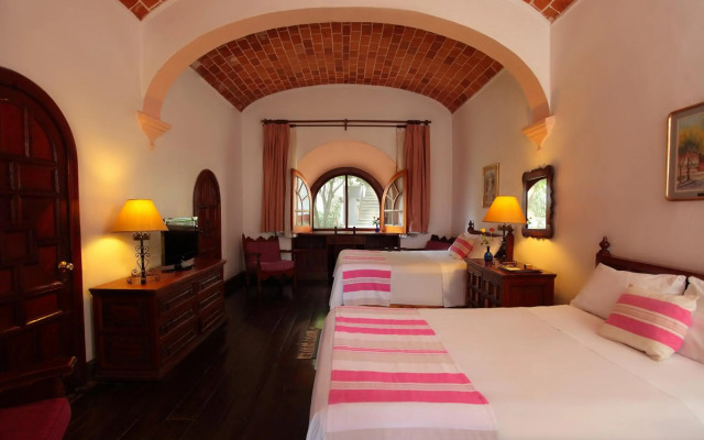 Posada del Tepozteco - Hotel & Gallery