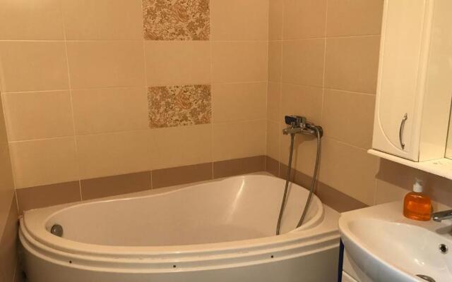 1 komnatnaja kvartira na Zharbosynova 71