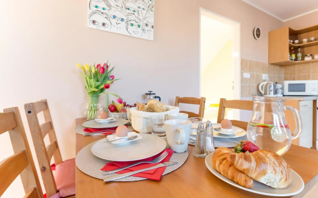 Jane's Charming Apartment