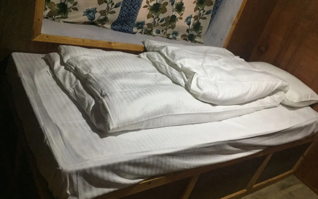 Tribeni Lodge Restaurant And Bar