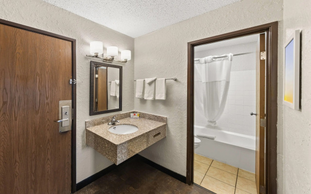 Days Inn by Wyndham Winona