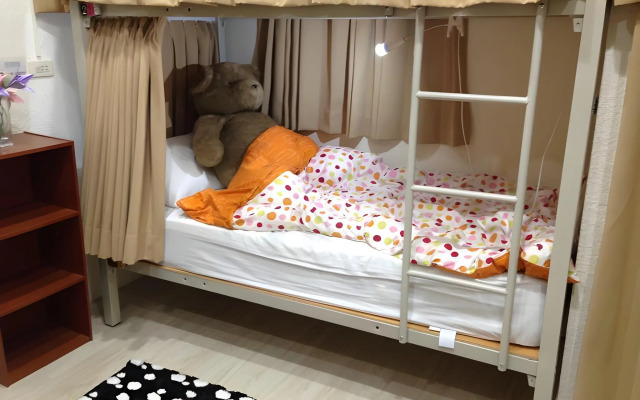 Pineapple Backpackers Hostel