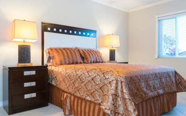 Palm Cay 5