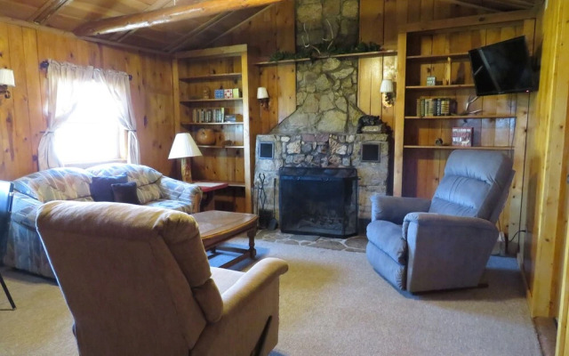 Eagle Nest Cabins & Marina