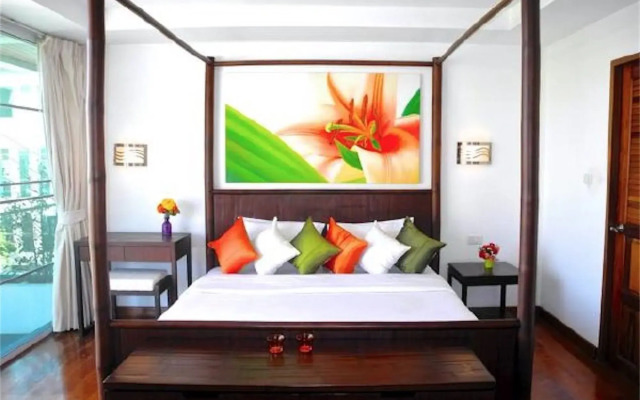 Sunrise 4 bedrooms Apartment In Nai Harn