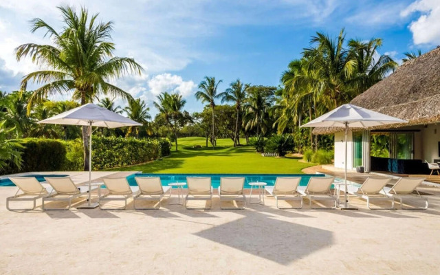 Sunny Vacation Villa 65