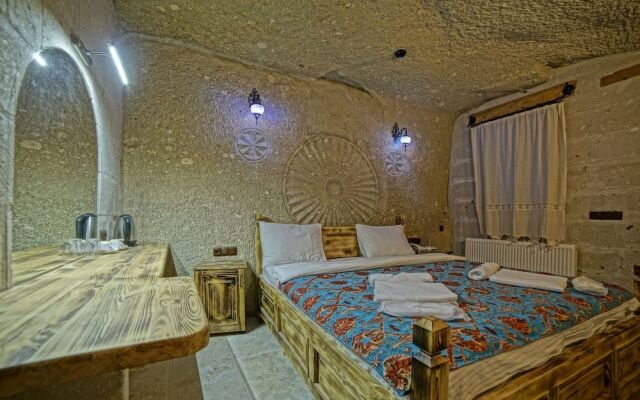 Zeus Cave Suites