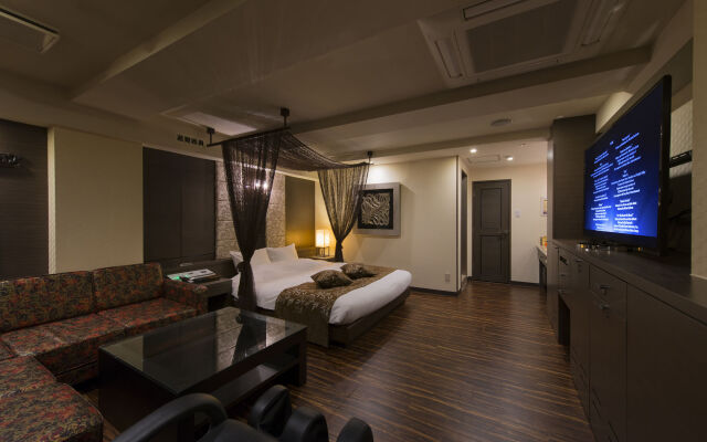 Hotel MYTH
