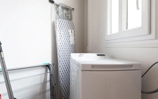 Zola Riverview Great 2 Bedroom in Paris