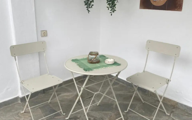 Small Garden Studio