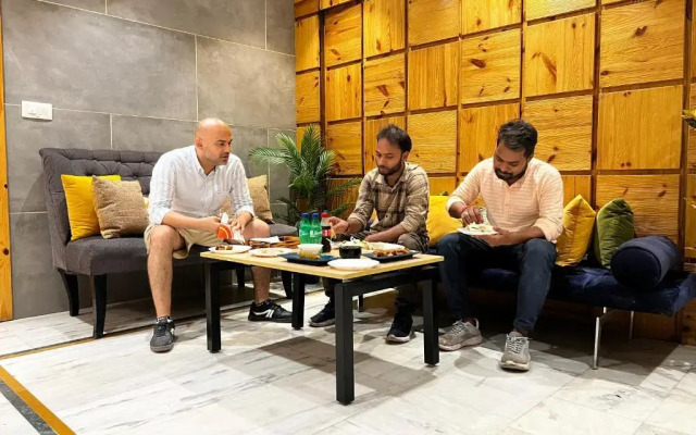 Divine Inn Hotel Rajouri Gardan