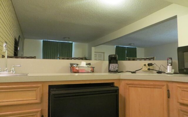 Echo Hotel & Conference Center